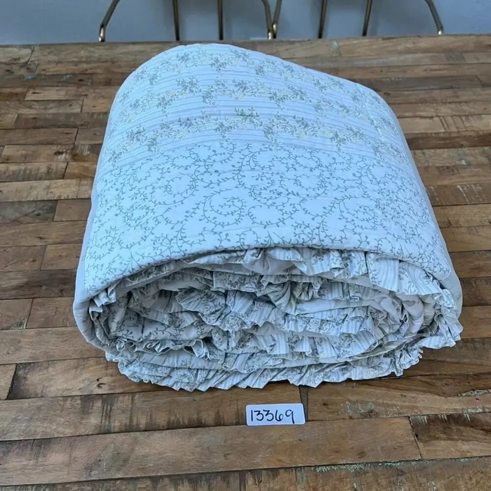 Vintage Chic Quilt Bedspread Gray Floral Patchwork Pattern 88 x 85 Ruffle Trim
